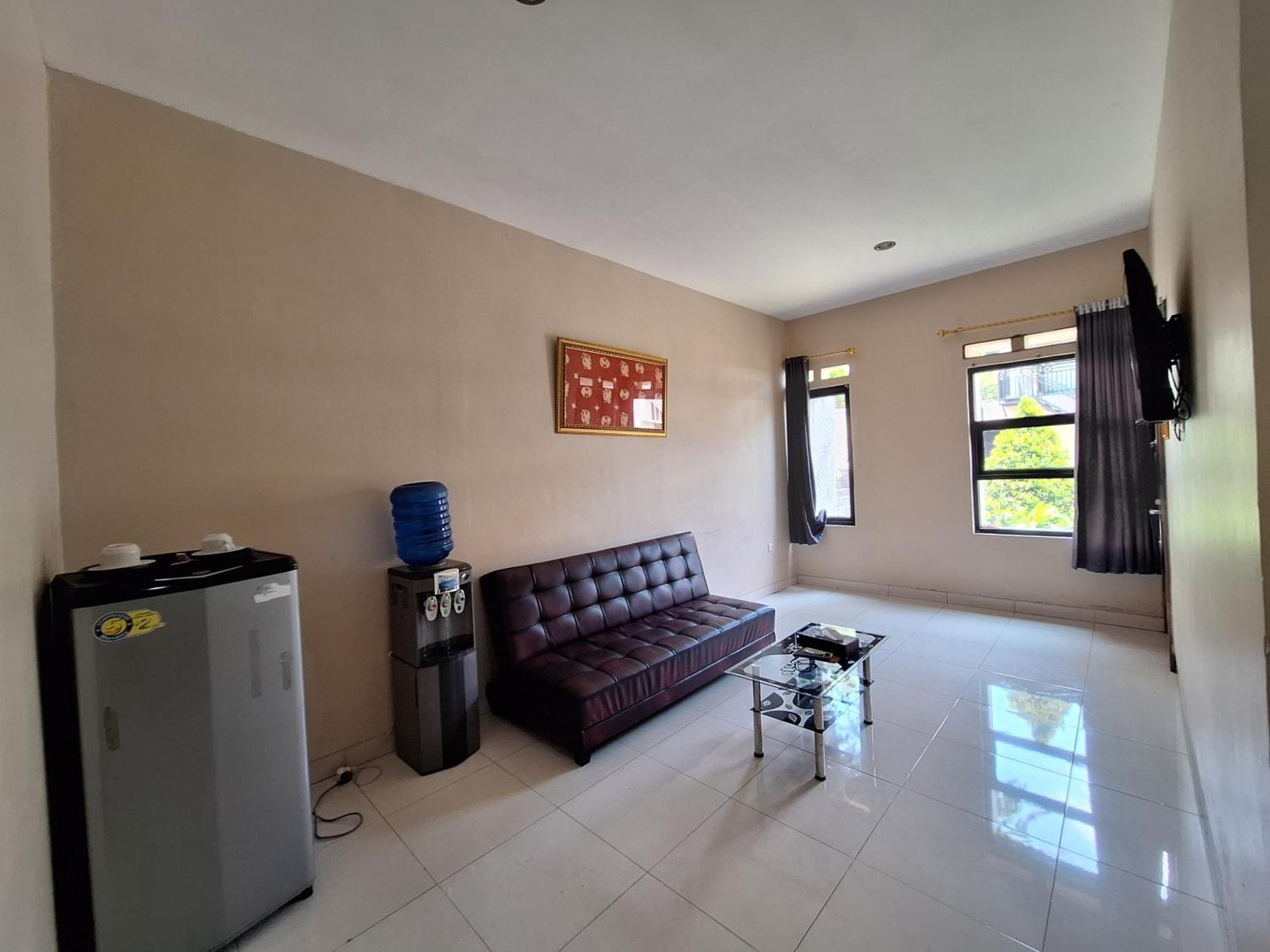 Urbanview Hotel Inkoppabri Cisarua Puncak ภายนอก รูปภาพ
