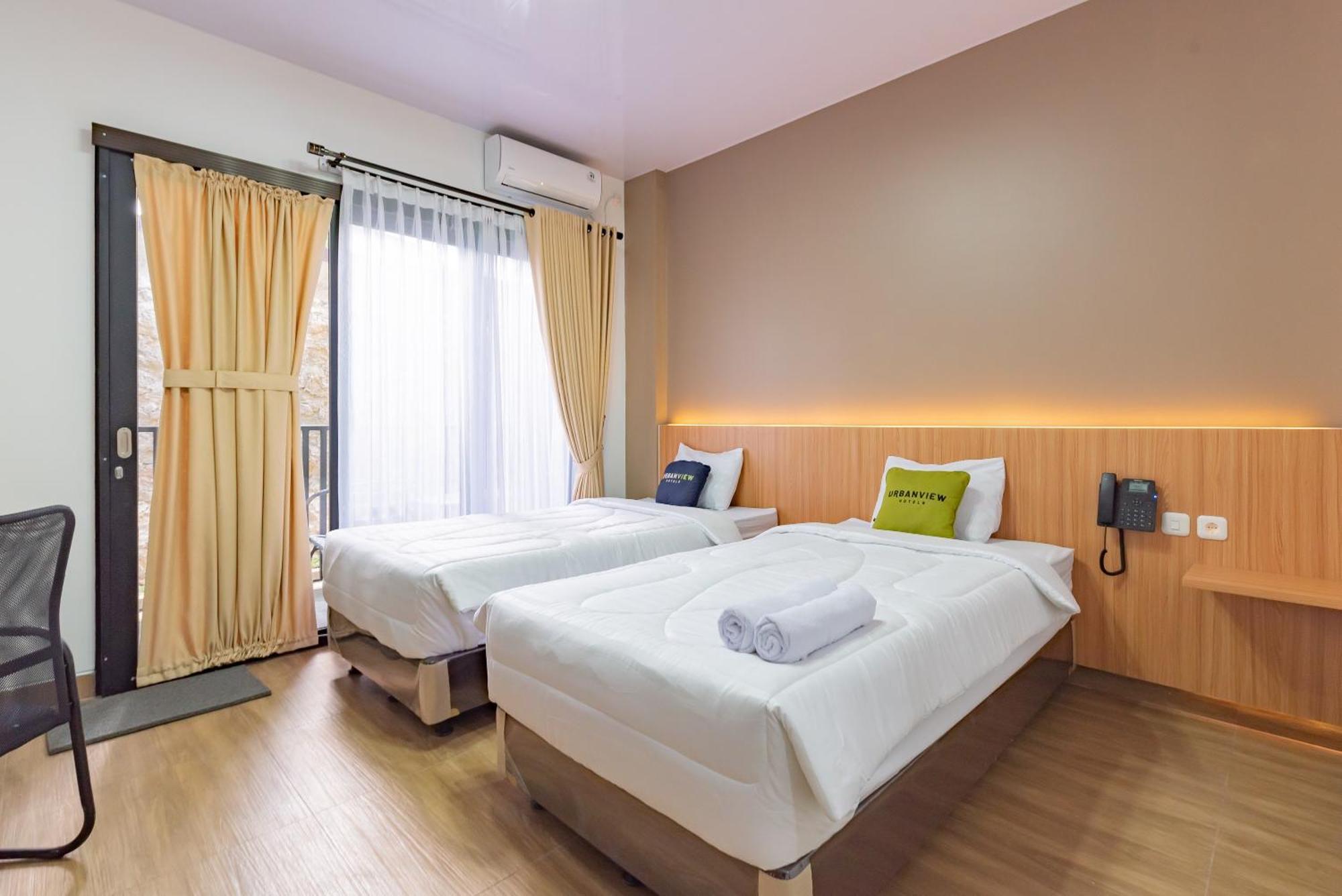 Urbanview Hotel Inkoppabri Cisarua Puncak ภายนอก รูปภาพ