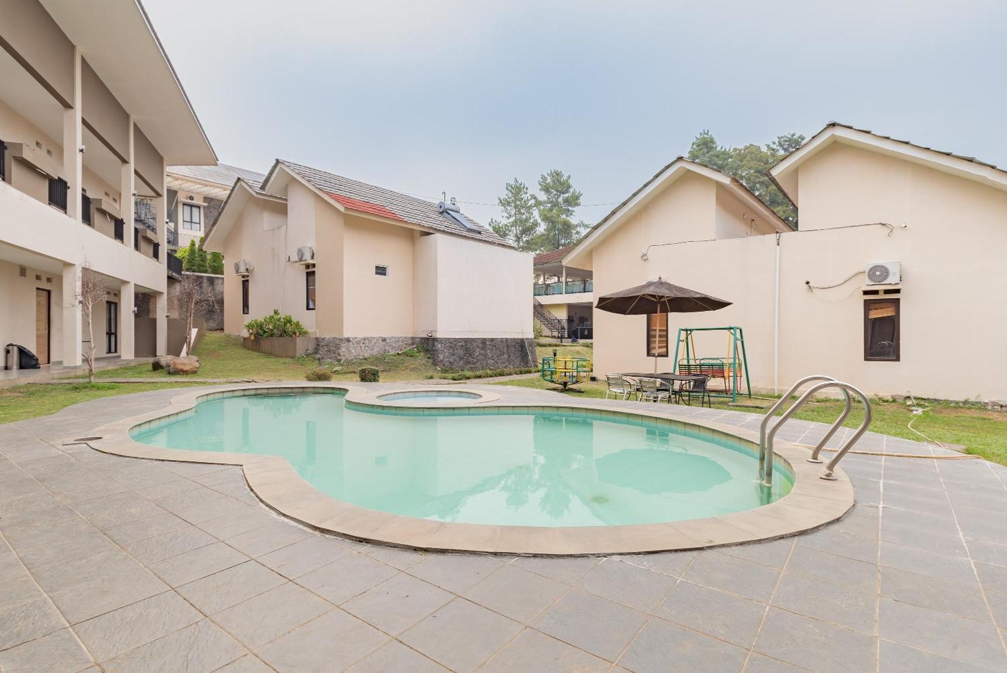 Urbanview Hotel Inkoppabri Cisarua Puncak ภายนอก รูปภาพ