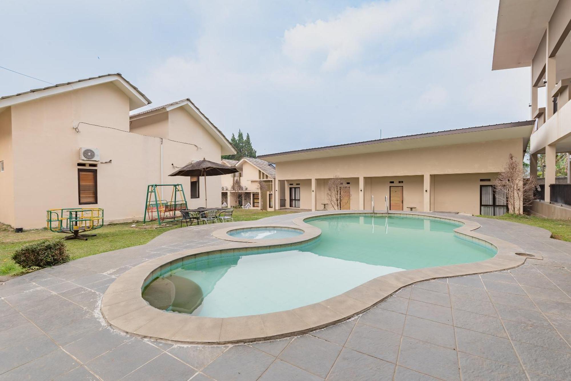 Urbanview Hotel Inkoppabri Cisarua Puncak ภายนอก รูปภาพ